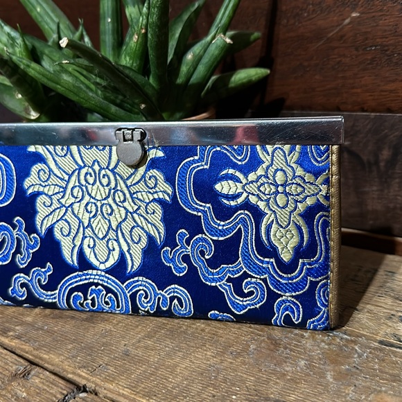 No Brand Tag Royal Blue and Gold Tapestry Wallet - Picture 3 of 8